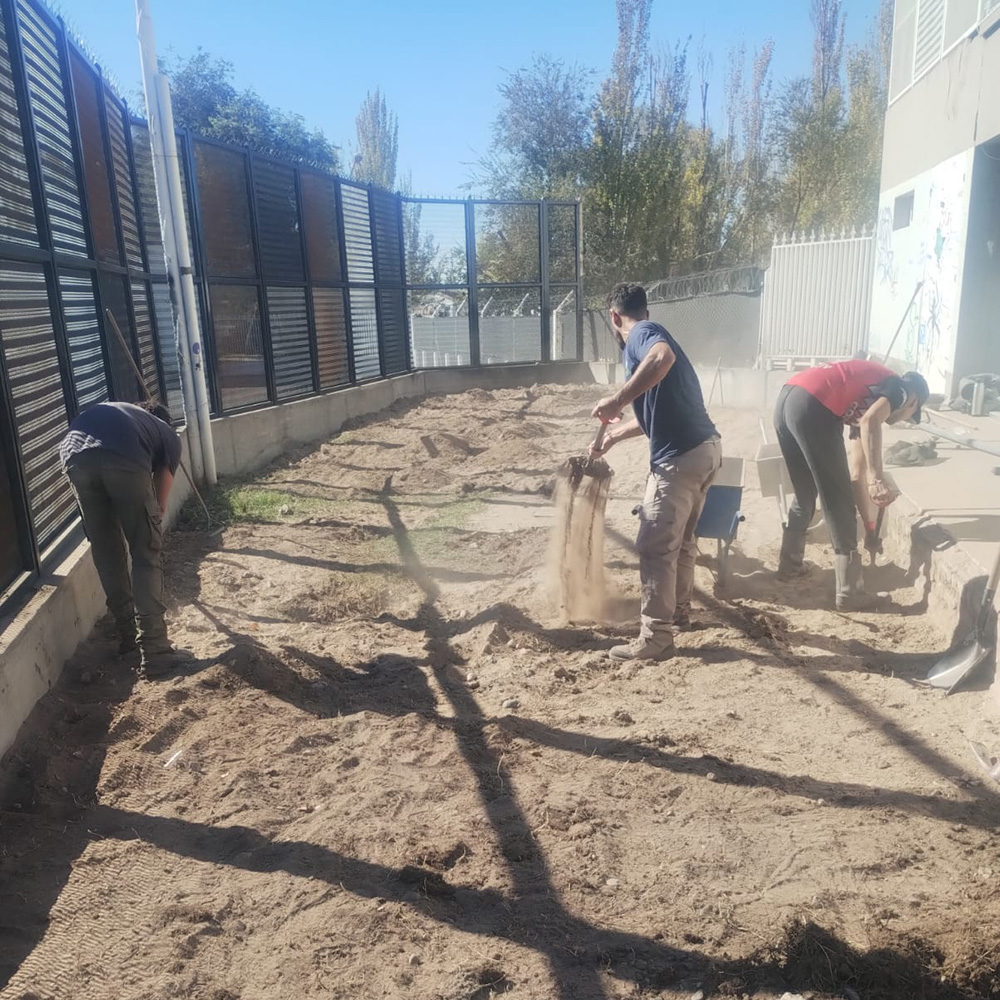 Restaurante Del Parque: diseño y ejecución de los espacios verdes 02 manos a la obra